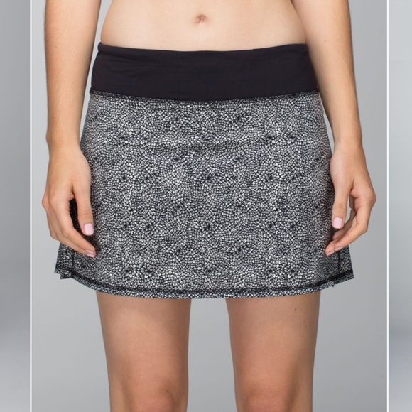 Lululemon Run: Pace Setter Skirt *4-way Stretch - Picture 2 of 6